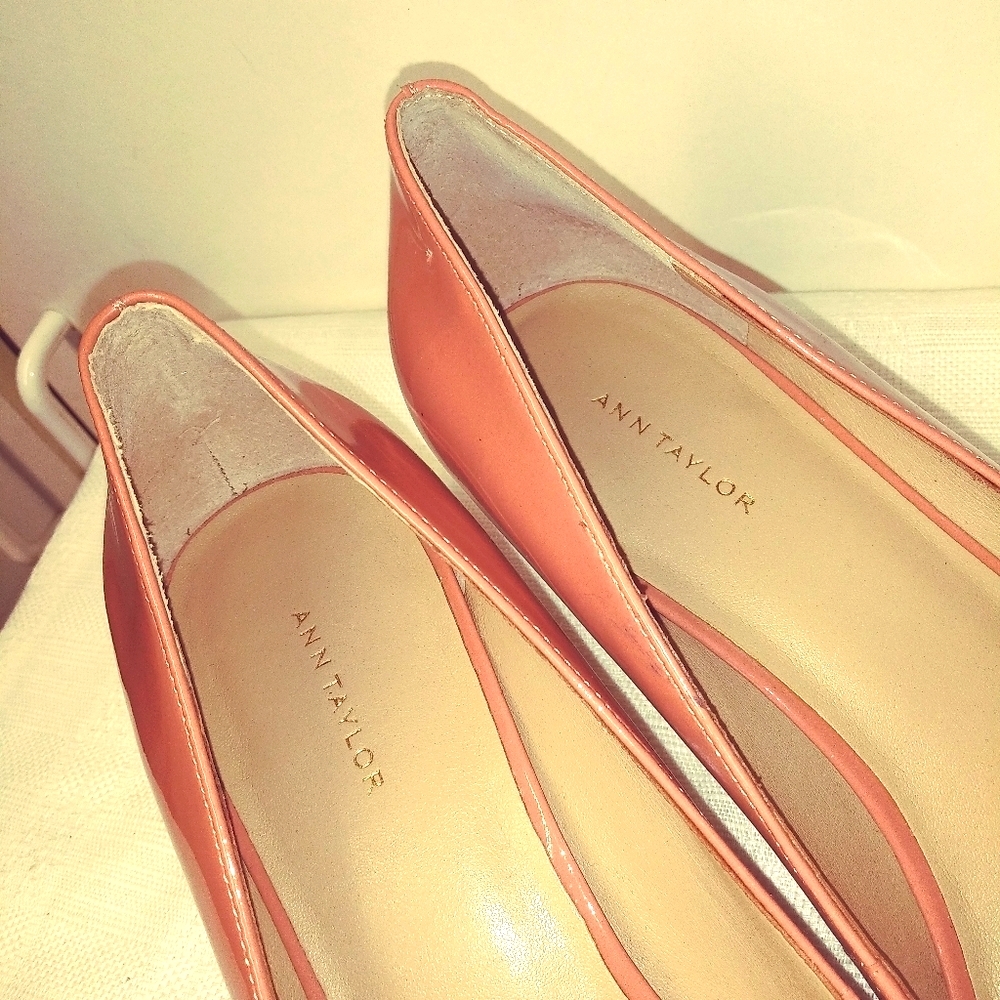 Ann Taylor Cream/Pink Kitten Heel Size 9